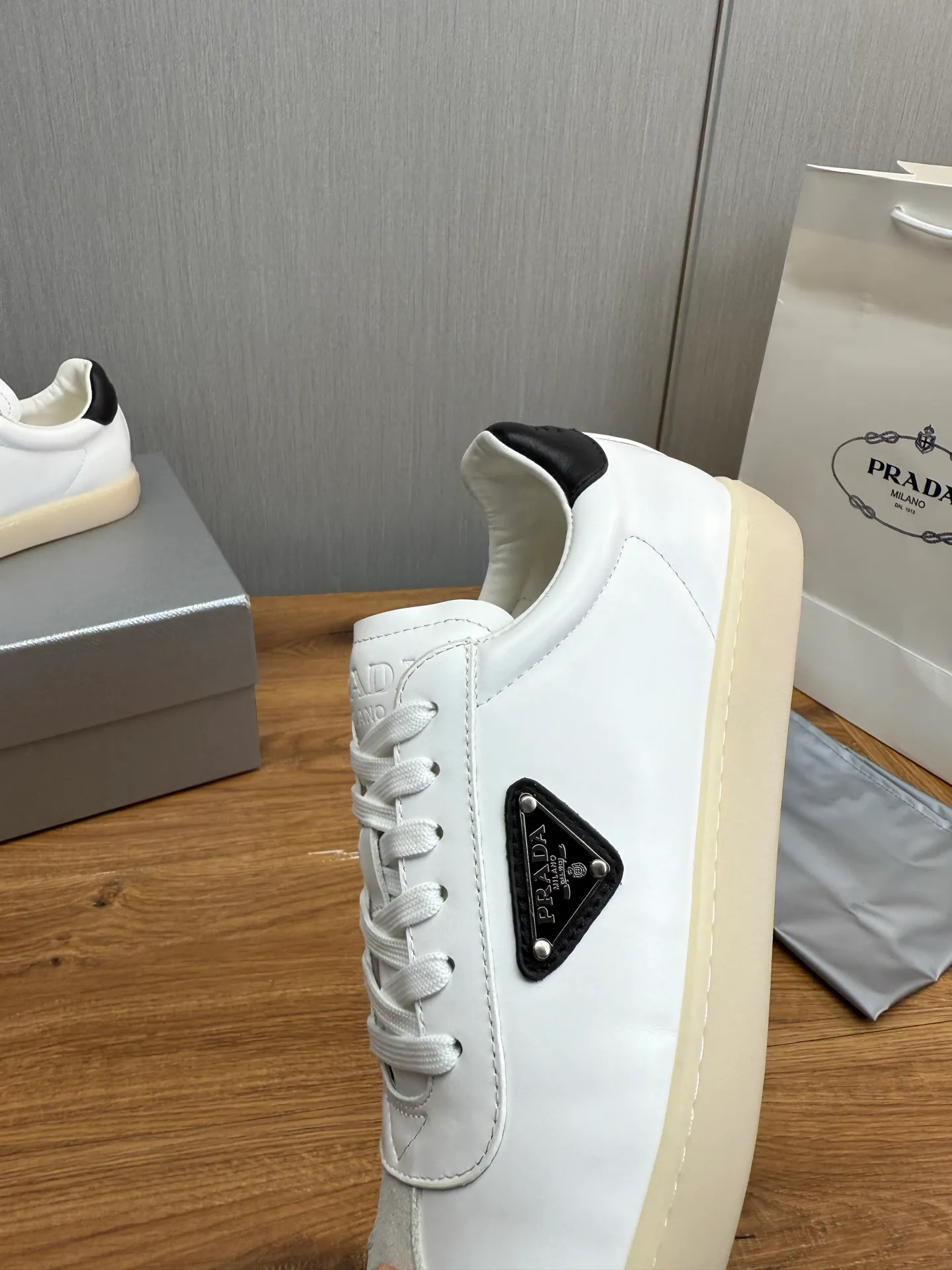 Factory price 540💰 [PRADA] Popular items in men’s shoe counters, synchronized with the official website, 1 high-quality shipment ✔️Original frosted cowhide + cowhide lining, 1🆚1 replica, original sole, 38-45 (customized at 45, non-refundable)
